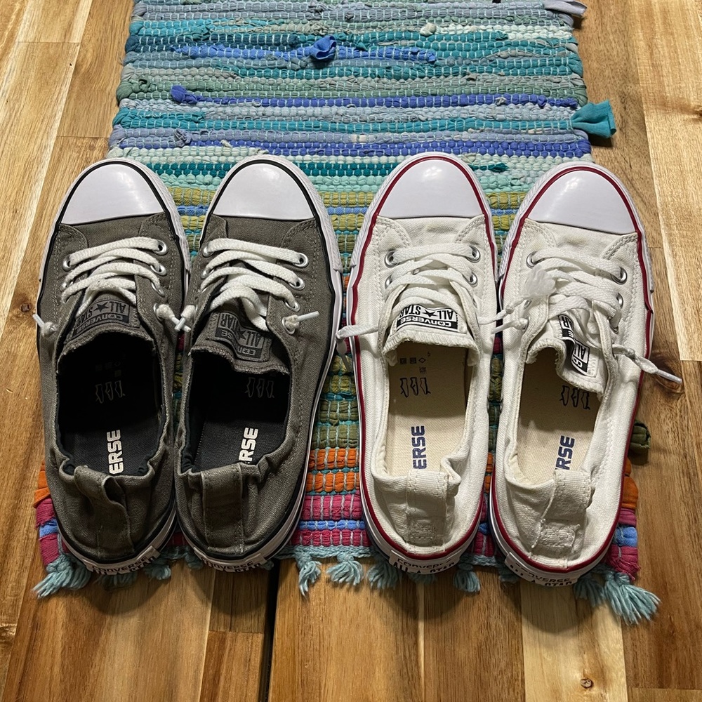 **SOLD** Converse shoreline 2 pairs
